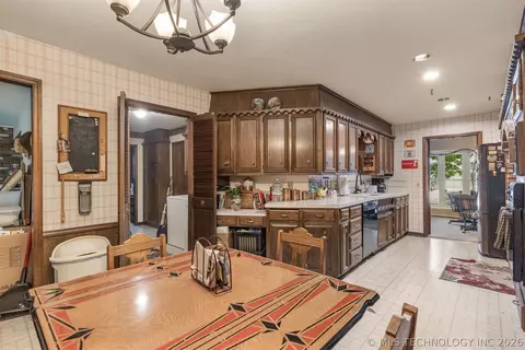 Kitchen - 7312 E 68th Pl, Tulsa, OK 74133 photo 6 of 6