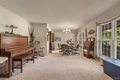 Dining - 7312 E 68th Pl, Tulsa, OK 74133 photo 1 of 6