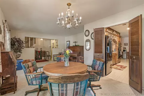 Dining - 7312 E 68th Pl, Tulsa, OK 74133 photo 5 of 6