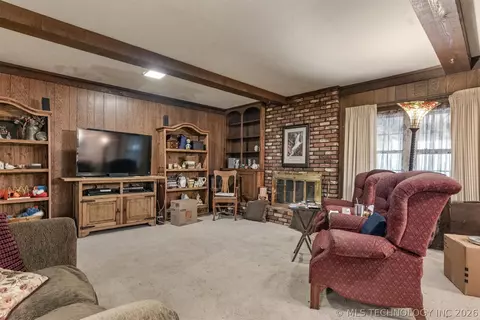 Living - 7312 E 68th Pl, Tulsa, OK 74133 photo 3 of 4