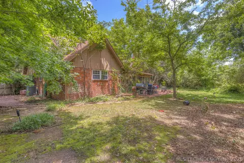 Exterior - 7312 E 68th Pl, Tulsa, OK 74133 photo 9 of 10