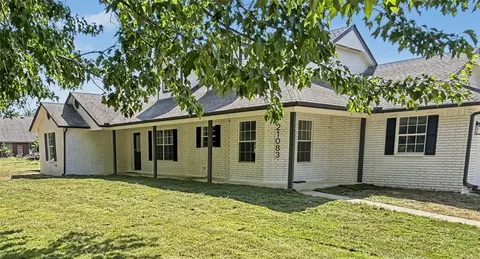21083 S Forrest Dr, Tahlequah, OK 74464