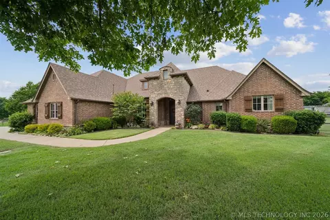 7030 N 196th Pl, Owasso, OK 74055