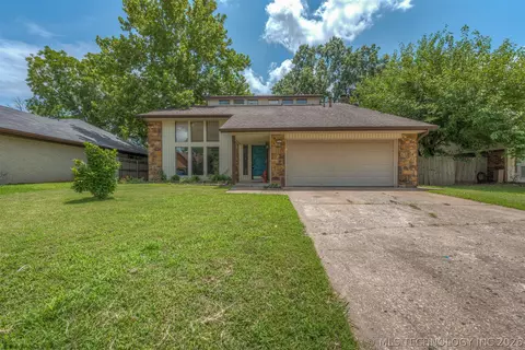 2213 W Knoxville St, Broken Arrow, OK 74012