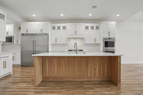 Kitchen - 17298 E 45th Pl, Tulsa, OK 74134 photo 2 of 5