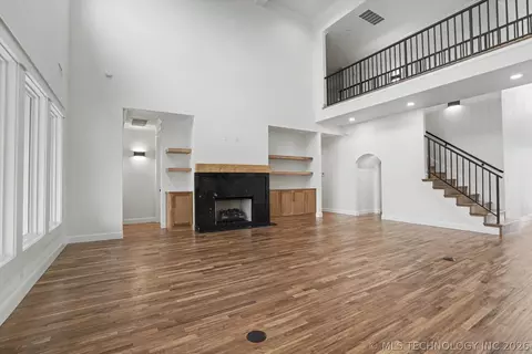Living - 17298 E 45th Pl, Tulsa, OK 74134 photo 2 of 6