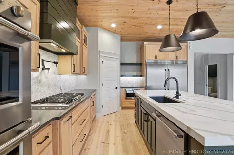 Kitchen - 3732 E 115th Pl S, Tulsa, OK 74137 photo 4 of 4