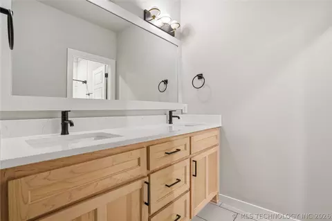 Bath - 3732 E 115th Pl S, Tulsa, OK 74137 photo 2 of 10