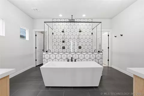 Bath - 3732 E 115th Pl S, Tulsa, OK 74137 photo 4 of 10