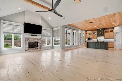 Living - 3732 E 115th Pl S, Tulsa, OK 74137 photo 1 of 5