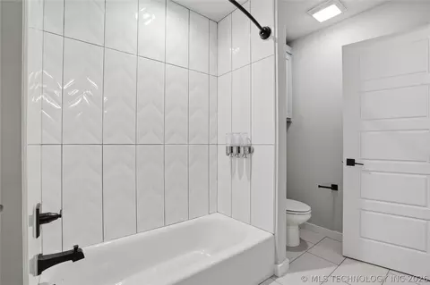 Bath - 3732 E 115th Pl S, Tulsa, OK 74137 photo 9 of 10
