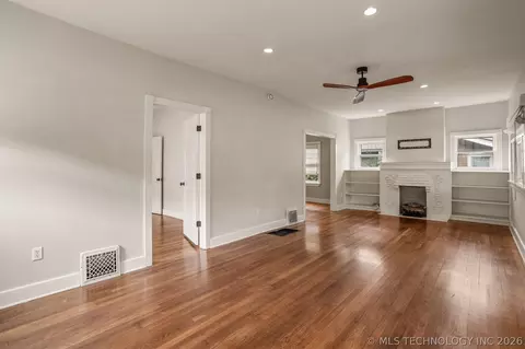 1832 E 16th Pl, Tulsa, OK 74104 photo 9