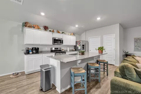 Kitchen - 23317 E 114th St S, Broken Arrow, OK 74014 photo 1 of 4