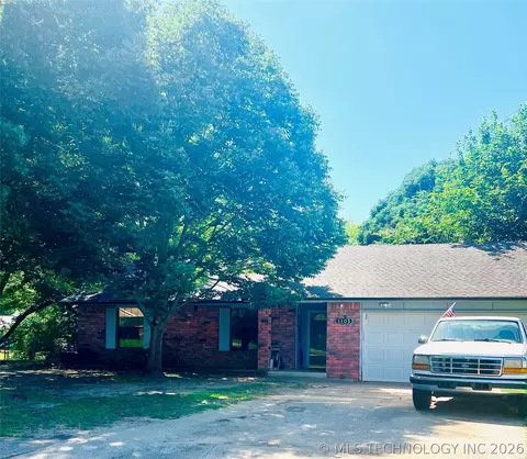 1105 W Vicksburg Pl, Broken Arrow, OK 74011