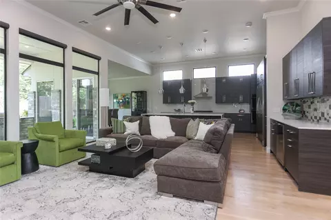 Living - 3131 E 26th Pl, Tulsa, OK 74114 photo 4 of 9