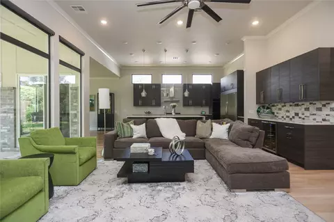 Living - 3131 E 26th Pl, Tulsa, OK 74114 photo 3 of 9