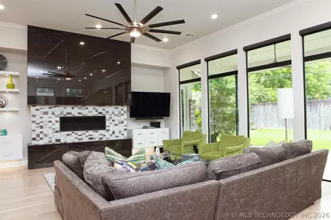 Living - 3131 E 26th Pl, Tulsa, OK 74114 photo 3 of 5