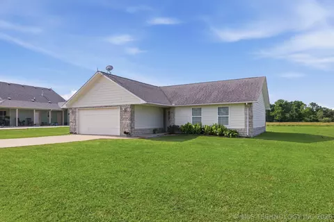 6403 W 4915, Pryor, OK 74361