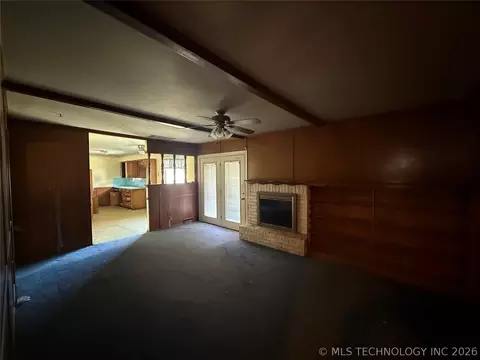 Living - 8909 E 33rd Pl, Tulsa, OK 74145 photo 2 of 2