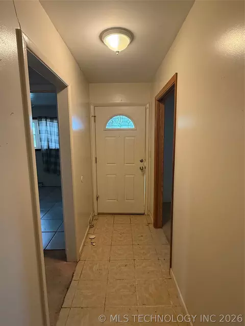 Entry Way - 8909 E 33rd Pl, Tulsa, OK 74145 photo 1 of 1
