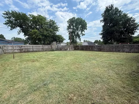 Exterior - 8909 E 33rd Pl, Tulsa, OK 74145 photo 2 of 2