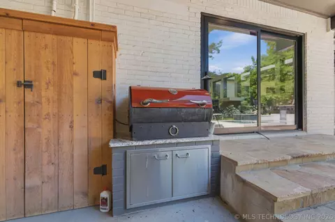 Exterior - 1708 E 30th St, Tulsa, OK 74114 photo 16 of 18