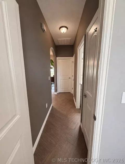 Entry Way - 140 Avalanche, Durant, OK 74701 photo 1 of 1
