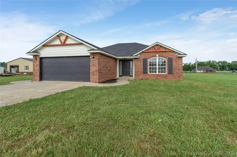 19150 S Coyote Dr, Claremore, OK 74019