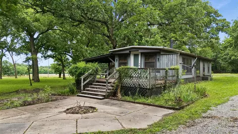 14261 E 425 Rd, Claremore, OK 74017