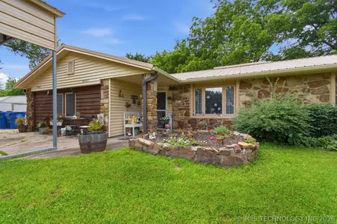 14702 S 334th East Ave, Coweta, OK 74429