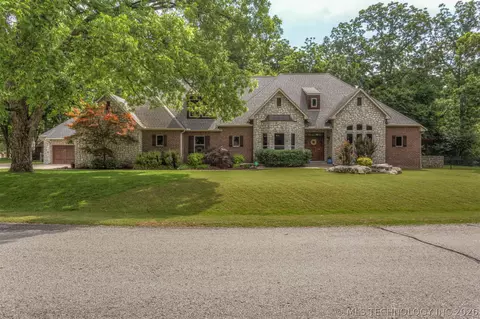13711 S 18th St, Bixby, OK 74008