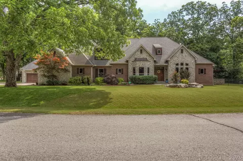 13711 S 18th St, Bixby, OK 74008