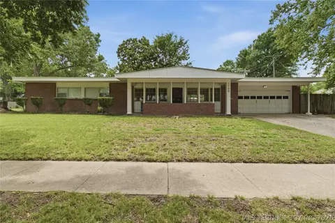 1708 E 60th Pl, Tulsa, OK 74105