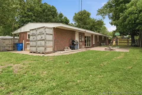 Exterior - 1708 E 60th Pl, Tulsa, OK 74105 photo 3 of 6