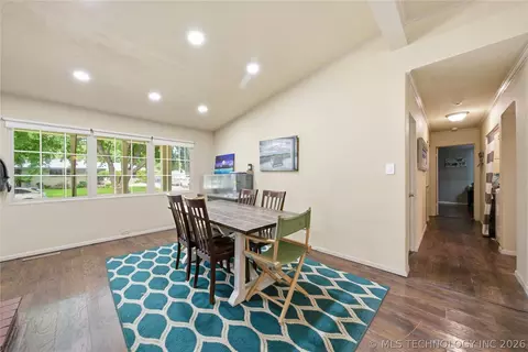 Dining - 1708 E 60th Pl, Tulsa, OK 74105 photo 3 of 3