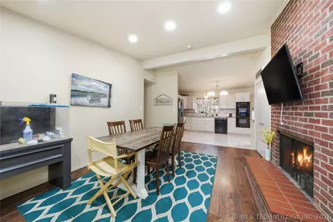 Dining - 1708 E 60th Pl, Tulsa, OK 74105 photo 2 of 3