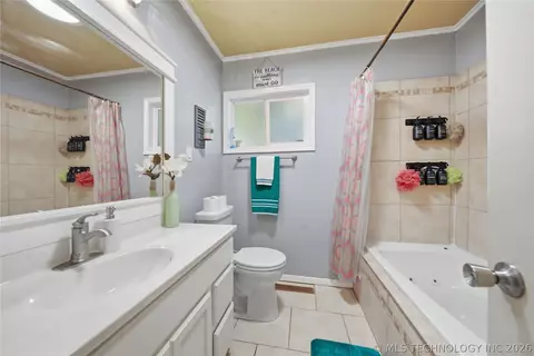 Bath - 1708 E 60th Pl, Tulsa, OK 74105 photo 3 of 3