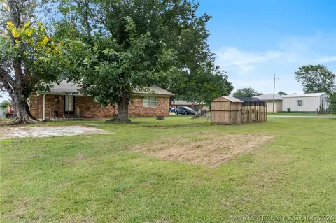 Exterior - 703 Mccarley, Colbert, OK 74733 photo 3 of 3