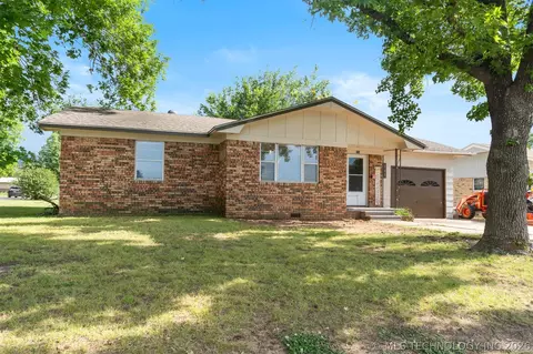 Exterior - 703 Mccarley, Colbert, OK 74733 photo 1 of 3