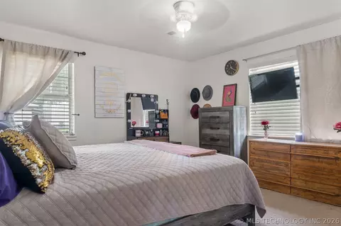 Bedroom - 703 Mccarley, Colbert, OK 74733 photo 1 of 3