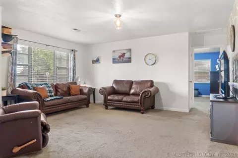 Living - 703 Mccarley, Colbert, OK 74733 photo 1 of 1