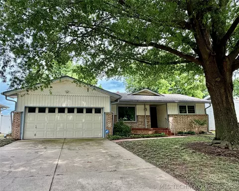 617 S 6th St, Broken Arrow, OK 74012