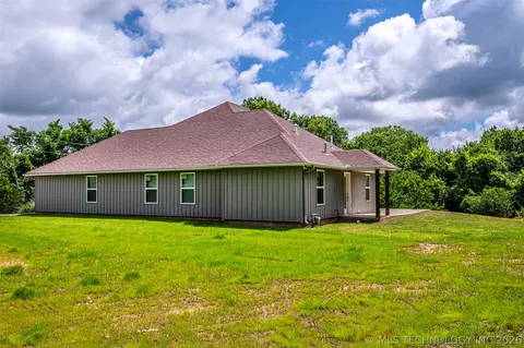 Exterior - 800 SE County Rd, Ada, OK 74820 photo 5 of 6
