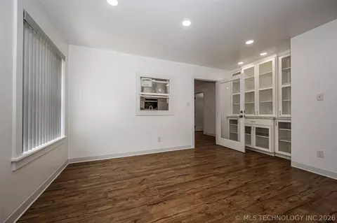 Living - 800 SE County Rd, Ada, OK 74820 photo 3 of 3