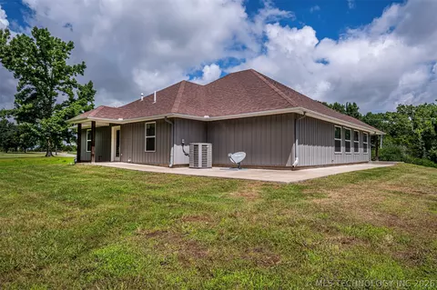 Exterior - 800 SE County Rd, Ada, OK 74820 photo 6 of 6