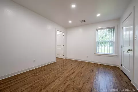 Bedroom - 800 SE County Rd, Ada, OK 74820 photo 2 of 2