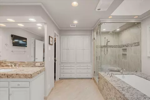 Bath - 2917 E 68th St, Tulsa, OK 74136 photo 5 of 9