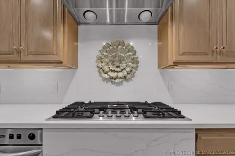 Kitchen - 2917 E 68th St, Tulsa, OK 74136 photo 8 of 9