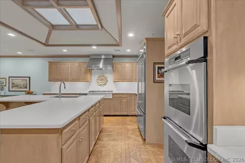 Kitchen - 2917 E 68th St, Tulsa, OK 74136 photo 4 of 9
