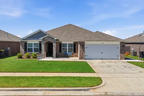7525 E 160th St S, Bixby, OK 74008